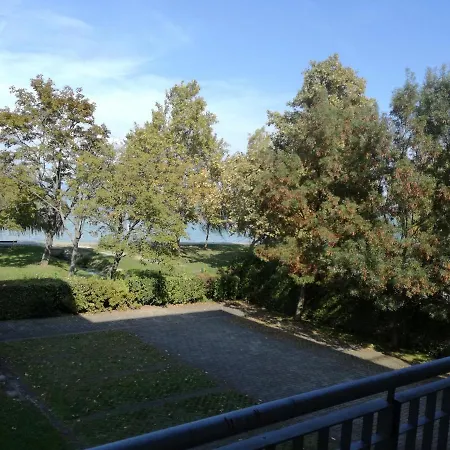 Bella Golden Apartment